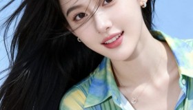 夏日长发女生